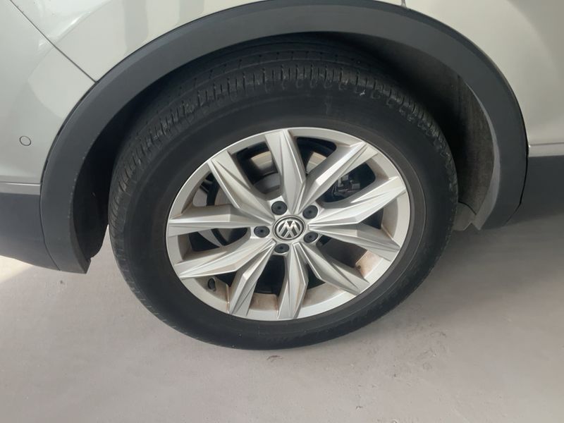 Volkswagen Tiguan 2.0 TDI Sport BlueMotion Tech 2018 – снимка 9