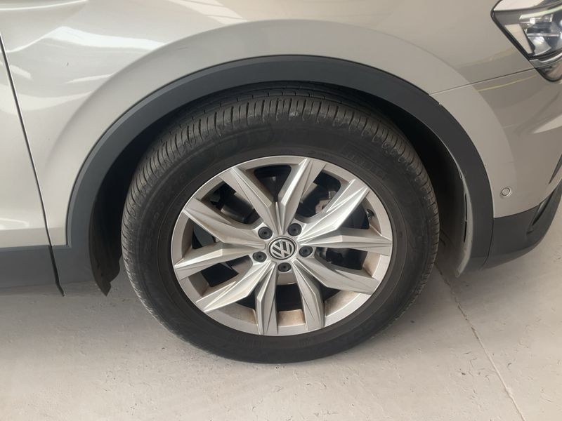 Volkswagen Tiguan 2.0 TDI Sport BlueMotion Tech 2018 – снимка 11