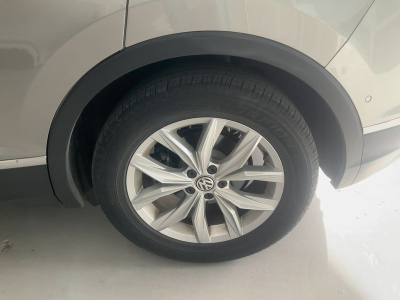 Volkswagen Tiguan 2.0 TDI Sport BlueMotion Tech 2018 – снимка 5