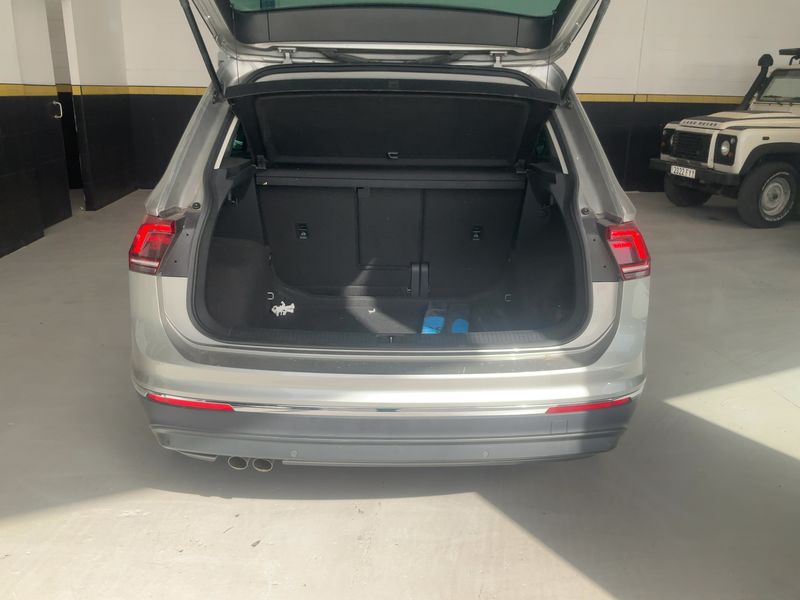 Volkswagen Tiguan 2.0 TDI Sport BlueMotion Tech 2018 – снимка 15