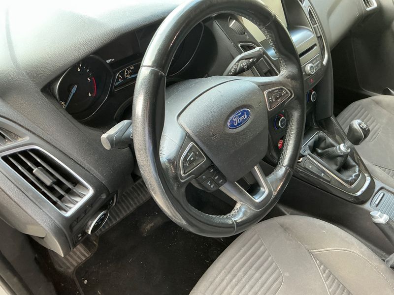 Ford Focus 1.6 TDCi Titanium 2015 – снимка 25