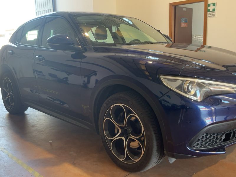 Alfa Romeo Stelvio 2.2 JTDM Executive Q4 2019 – снимка 12
