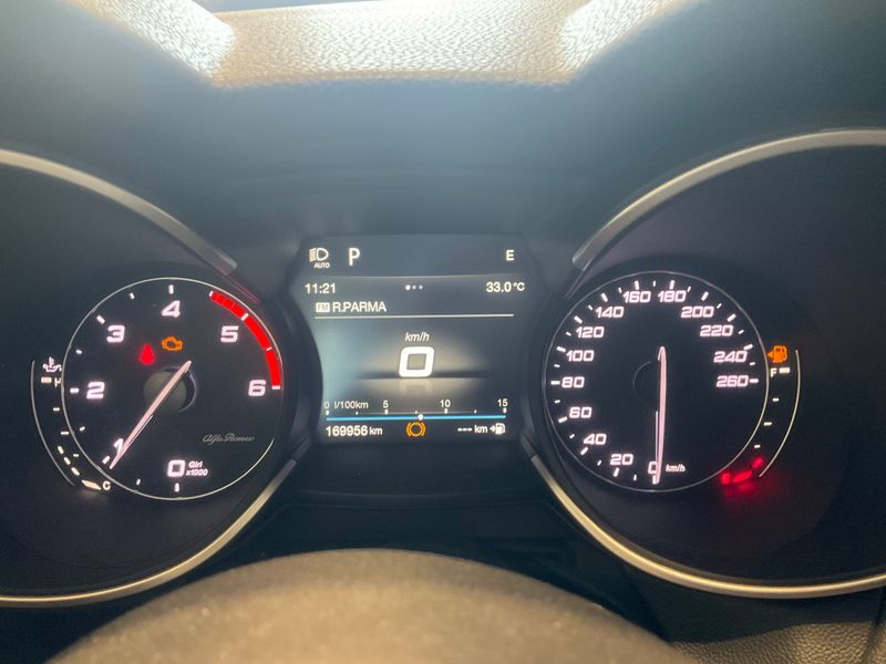 Alfa Romeo Stelvio 2.2 JTDM Executive Q4 2019 – снимка 18