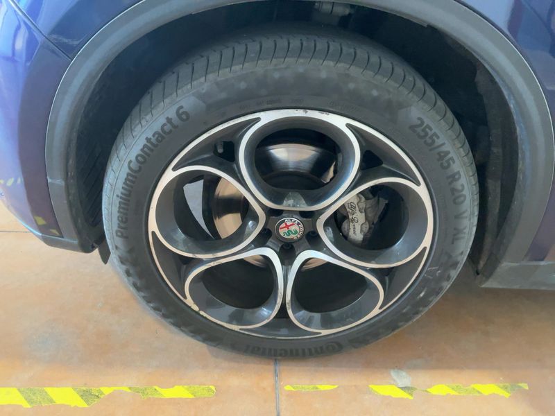 Alfa Romeo Stelvio 2.2 JTDM Executive Q4 2019 – снимка 3