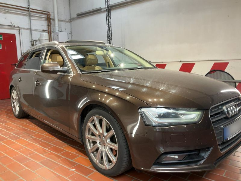Audi A4 2.0 TDI Ambiente 2013 – снимка 12