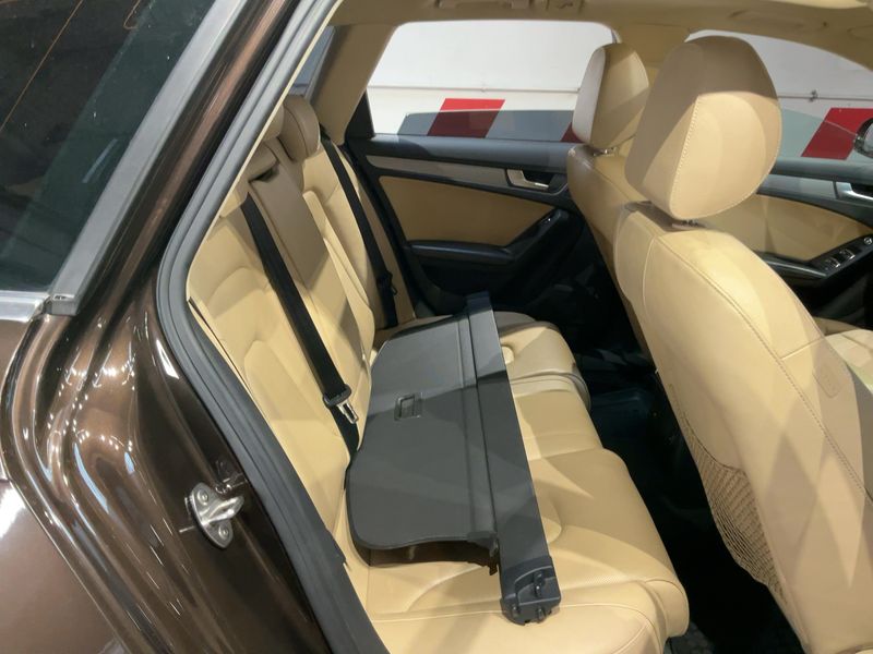 Audi A4 2.0 TDI Ambiente 2013 – снимка 20