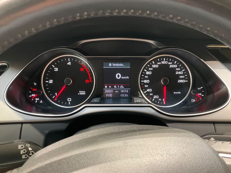 Audi A4 2.0 TDI Ambiente 2013 – снимка 19