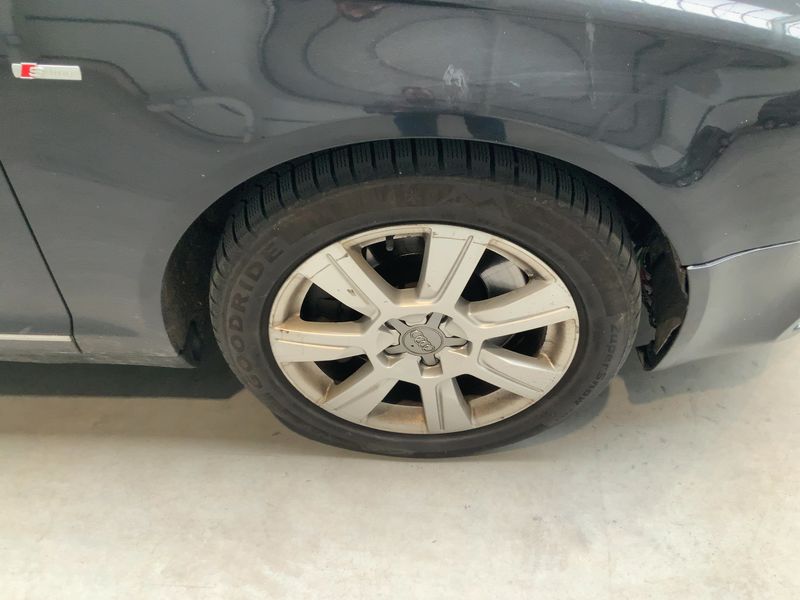 Audi A6 4.2 V8 FSI quattro 2010 – снимка 11