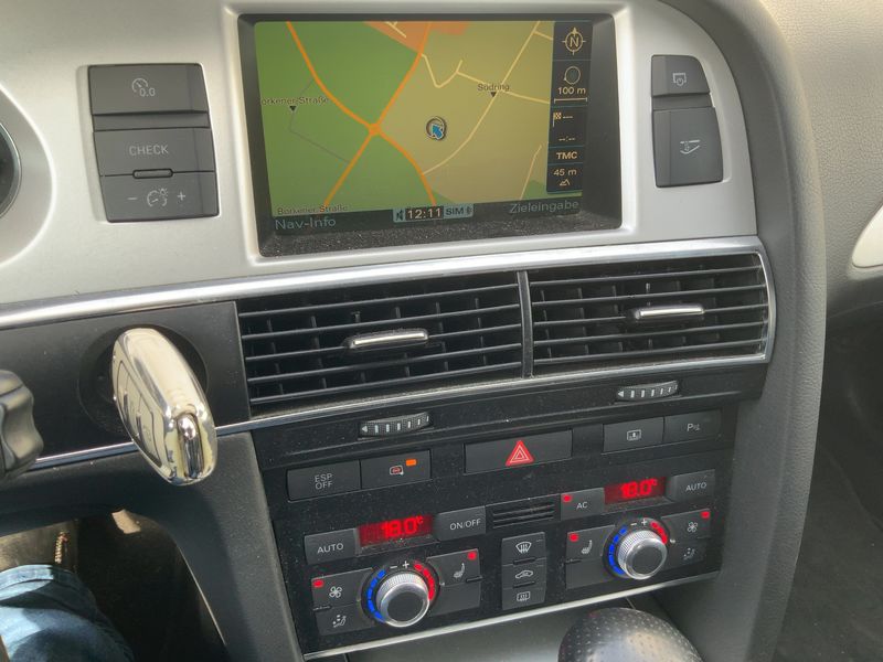 Audi A6 4.2 V8 FSI quattro 2010 – снимка 17