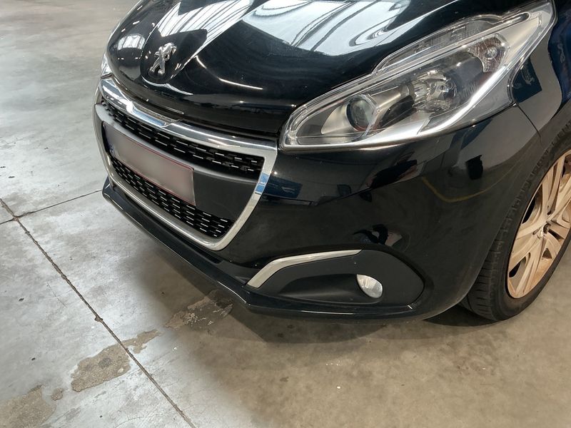 Peugeot 208 1.2 PureTech Signature 2018 – снимка 39