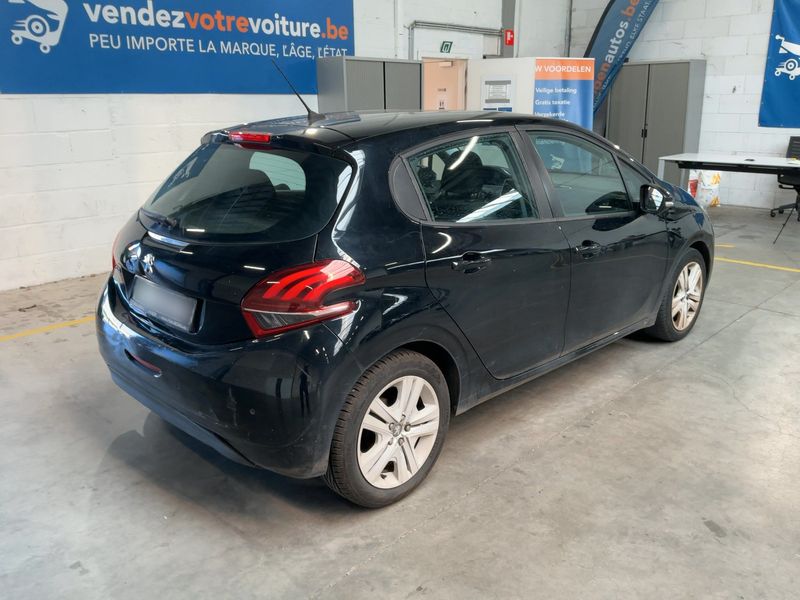 Peugeot 208 1.2 PureTech Signature 2018 – снимка 8