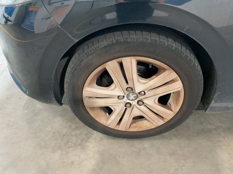 Peugeot 208 1.2 PureTech Signature 2018 – снимка 3