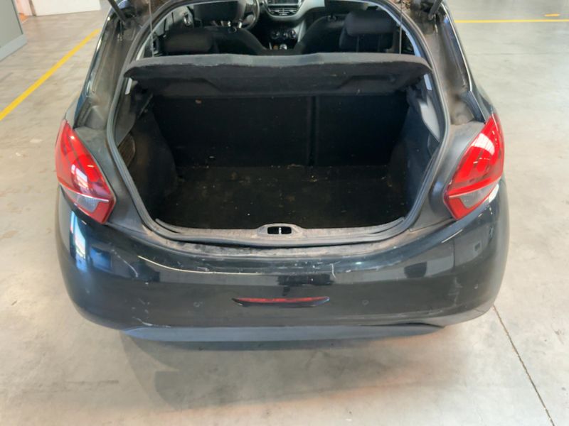 Peugeot 208 1.2 PureTech Signature 2018 – снимка 15