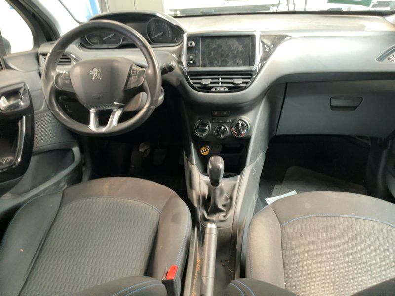 Peugeot 208 1.2 PureTech Signature 2018 – снимка 17
