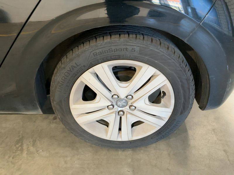 Peugeot 208 1.2 PureTech Signature 2018 – снимка 5