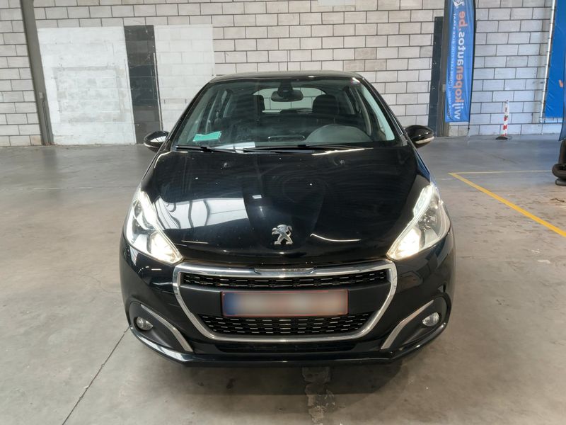 Peugeot 208 1.2 PureTech Signature 2018 – снимка 14