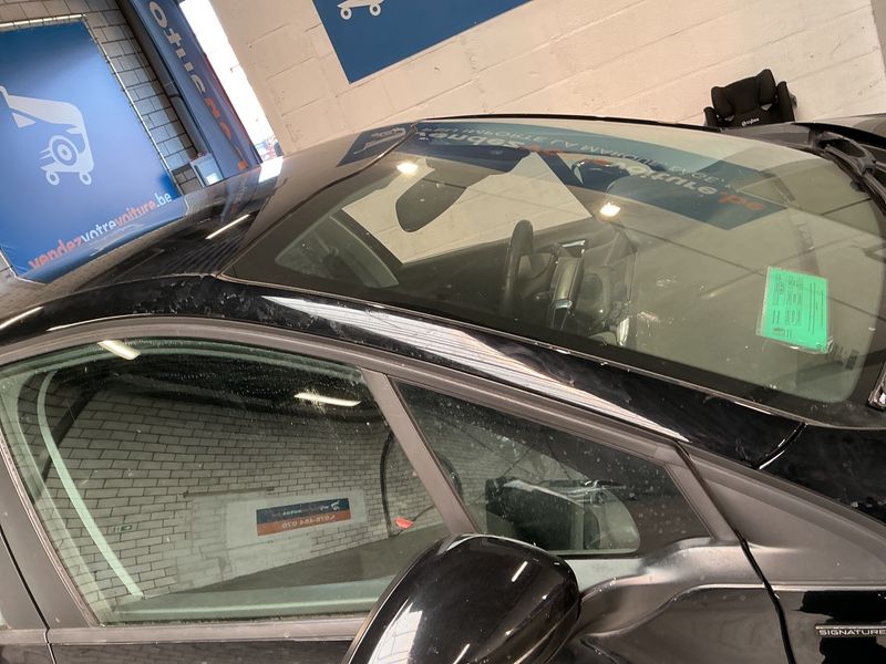 Peugeot 208 1.2 PureTech Signature 2018 – снимка 25