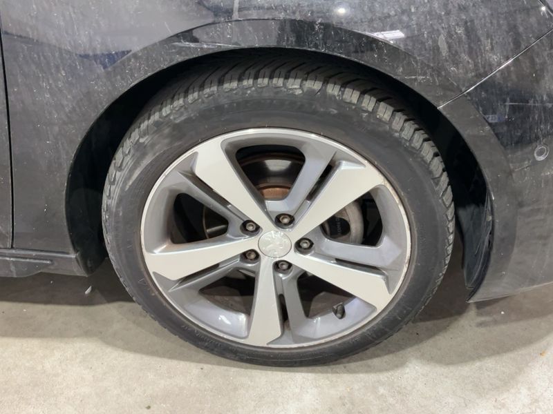 Peugeot 308 1.2 e-THP GT Line 2018 – снимка 11