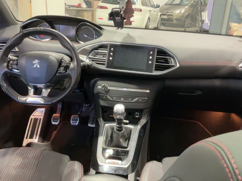 Peugeot 308 1.2 e-THP GT Line 2018 – снимка 17