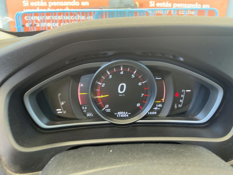 Volvo V40 1.5 Momentum 2018 – снимка 18