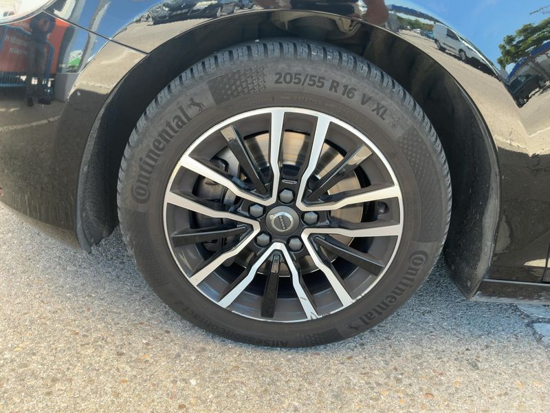 Volvo V40 1.5 Momentum 2018 – снимка 3