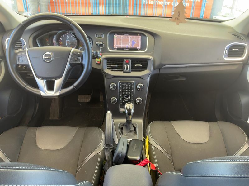 Volvo V40 1.5 Momentum 2018 – снимка 17