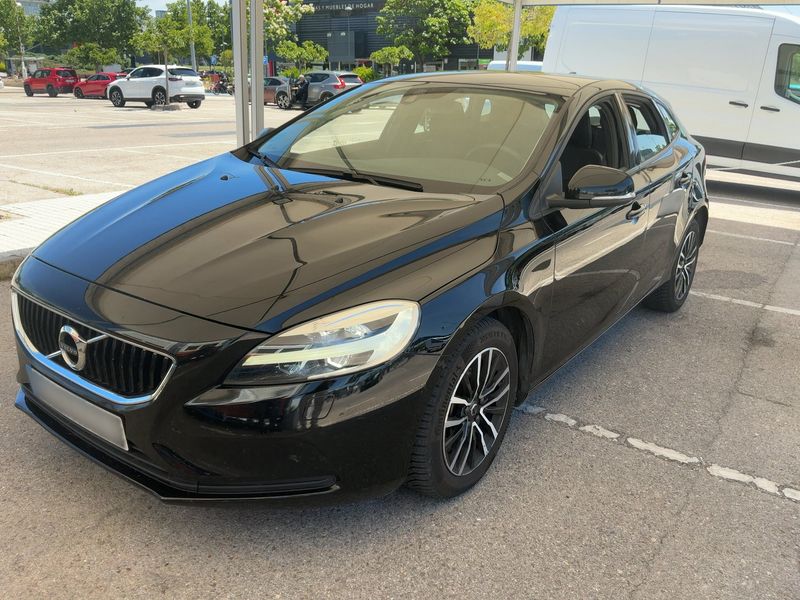 Volvo V40 1.5 Momentum 2018 – снимка 1
