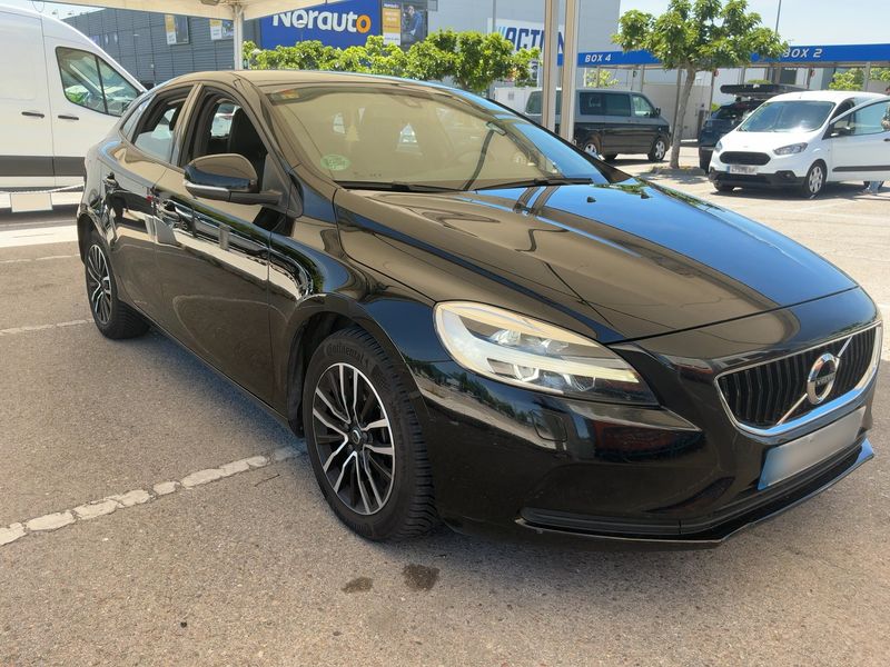 Volvo V40 1.5 Momentum 2018 – снимка 12