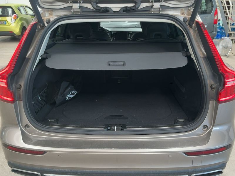 Volvo V60 2.0 D4 Inscription 2018 – снимка 15