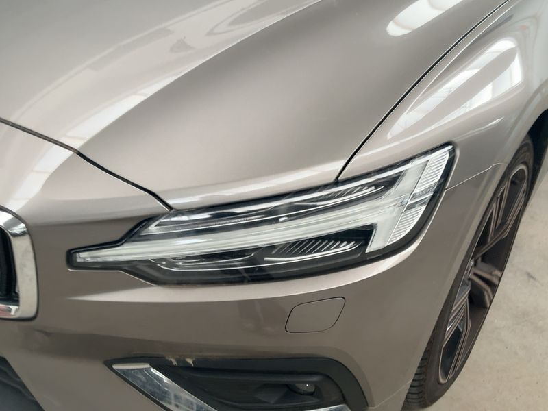 Volvo V60 2.0 D4 Inscription 2018 – снимка 2