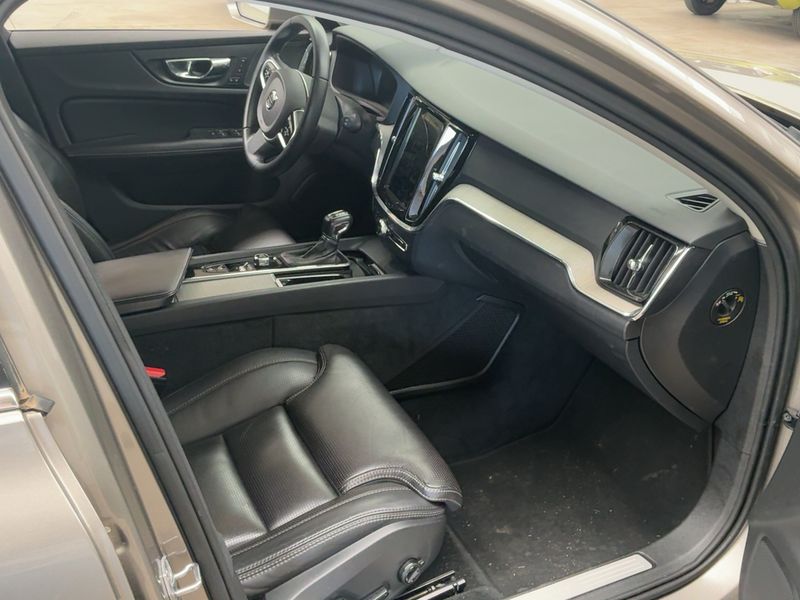 Volvo V60 2.0 D4 Inscription 2018 – снимка 16