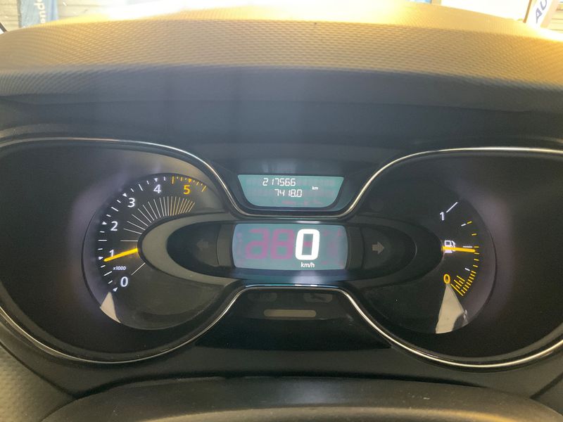 Renault Captur 1.5 dCi Energy Intens 2015 – снимка 18