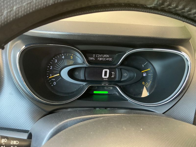 Renault Captur 1.5 dCi Energy Zen 2015 – снимка 18