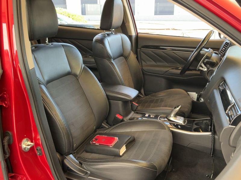 Mitsubishi Outlander 2.4 PHEV Motion 4WD 2018 – снимка 16