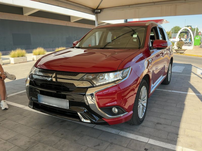 Mitsubishi Outlander 2.4 PHEV Motion 4WD 2018 – снимка 1