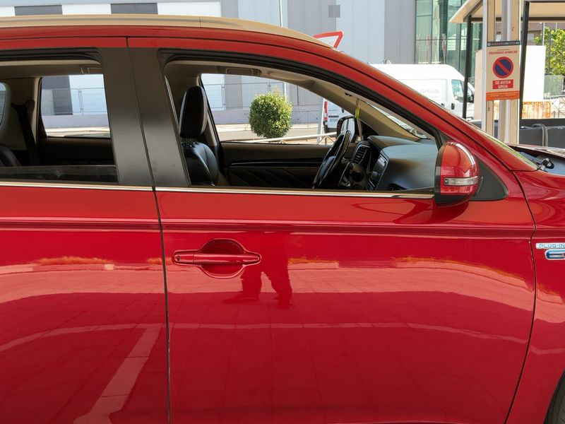 Mitsubishi Outlander 2.4 PHEV Motion 4WD 2018 – снимка 10