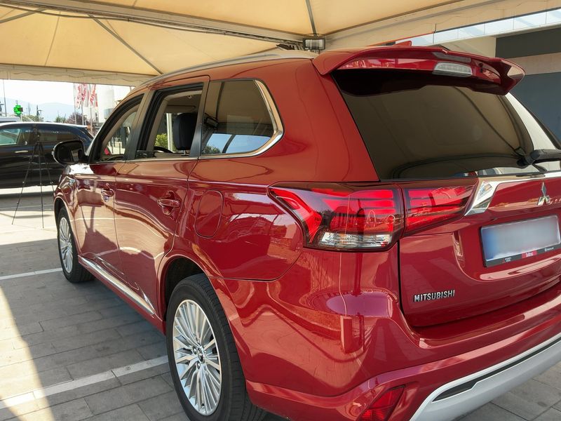 Mitsubishi Outlander 2.4 PHEV Motion 4WD 2018 – снимка 6
