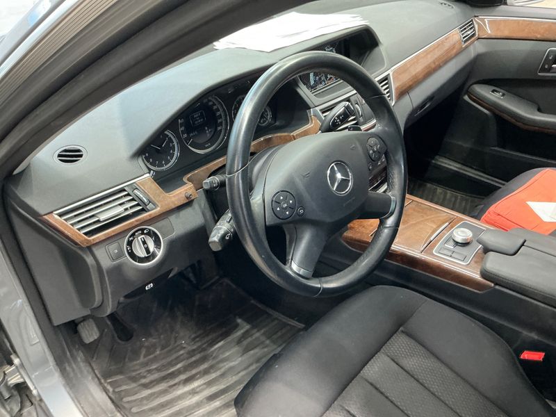 Mercedes-Benz E-Klasse E 200 CGI T BlueEfficiency Elegance 2012 – снимка 27