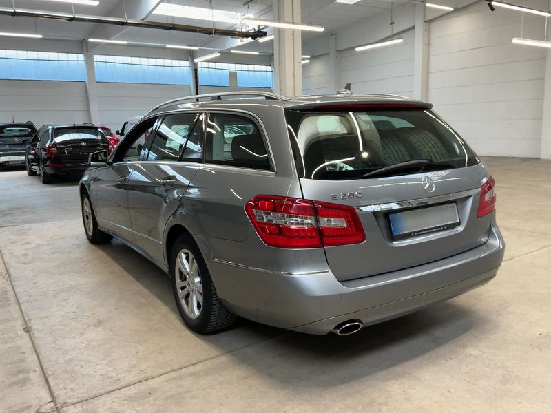 Mercedes-Benz E-Klasse E 200 CGI T BlueEfficiency Elegance 2012 – снимка 6