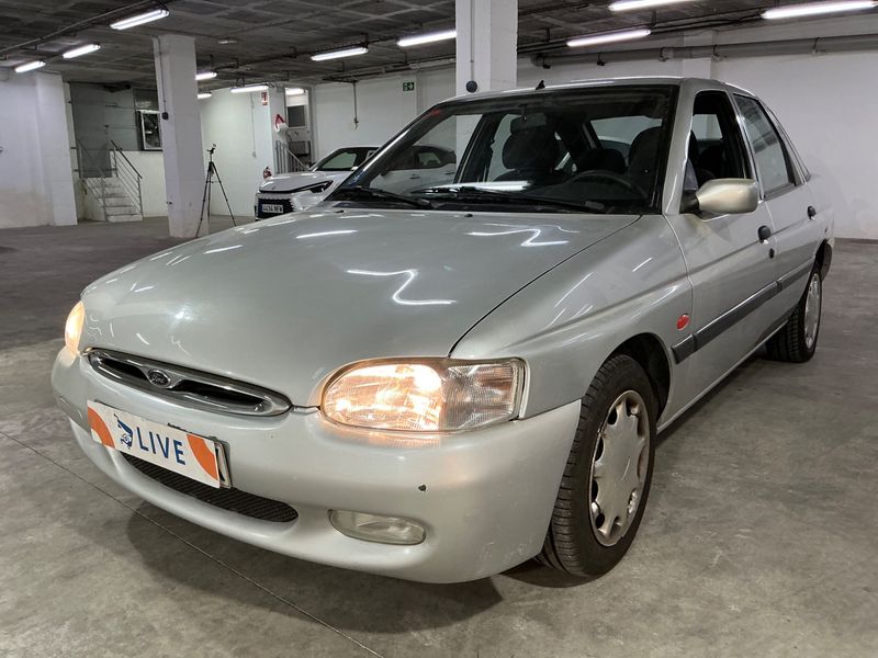 Ford Escort 1.6 1998 – снимка 1