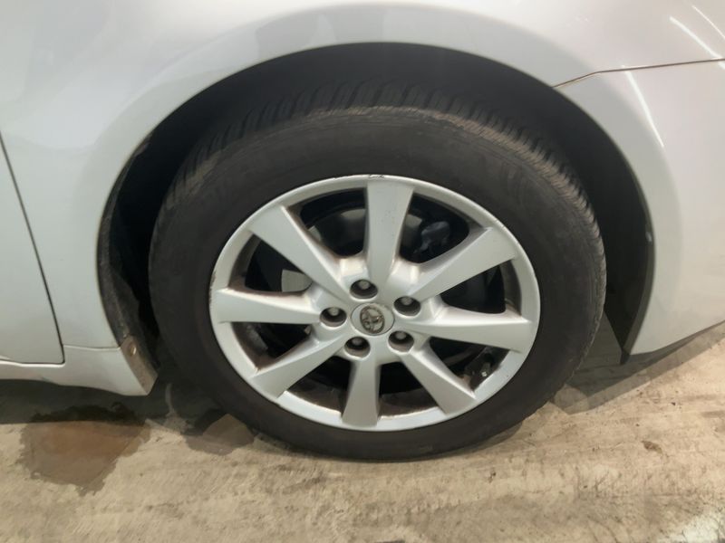 Toyota Avensis 1.8 Executive 2009 – снимка 11