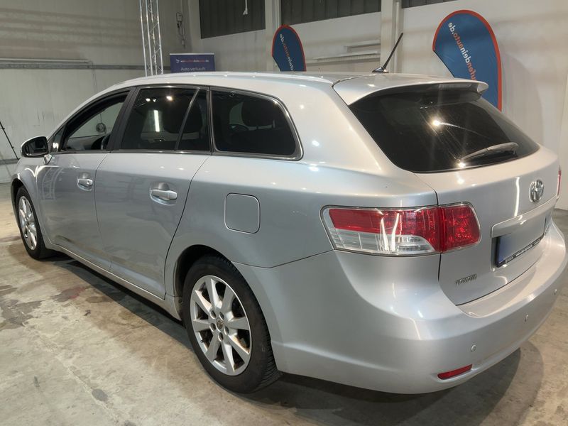 Toyota Avensis 1.8 Executive 2009 – снимка 6