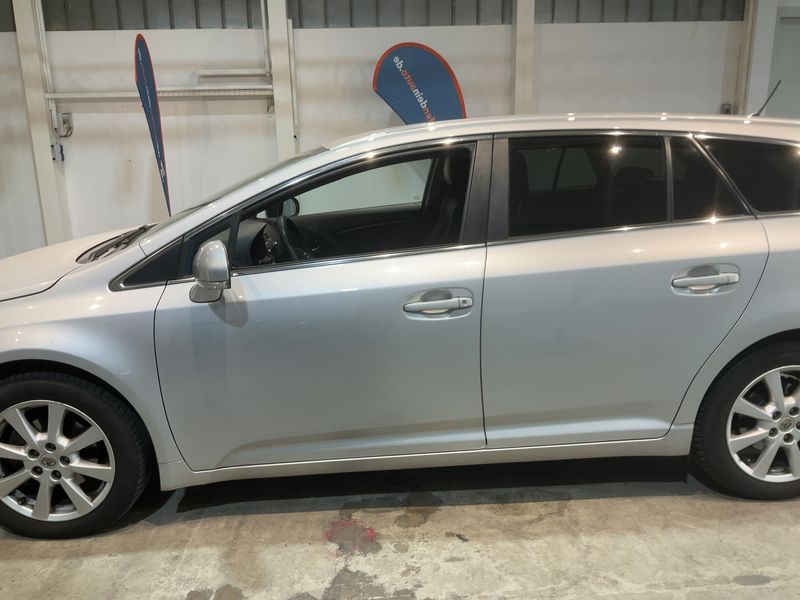 Toyota Avensis 1.8 Executive 2009 – снимка 4