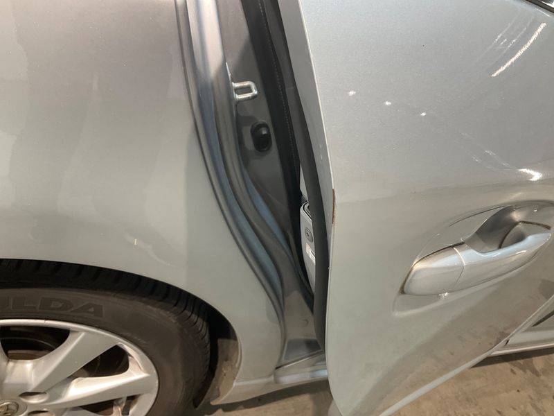 Toyota Avensis 1.8 Executive 2009 – снимка 22