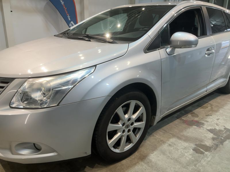 Toyota Avensis 1.8 Executive 2009 – снимка 2