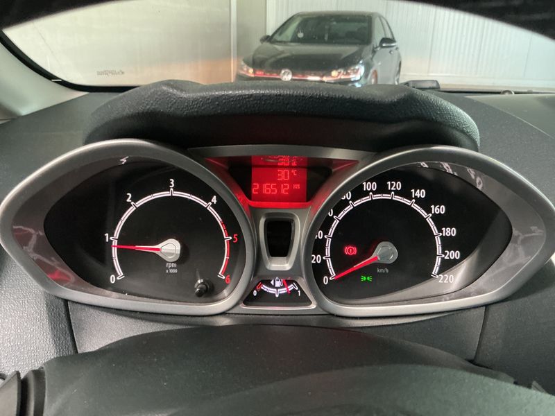 Ford Fiesta 1.6 TDCi Titanium 2011 – снимка 4