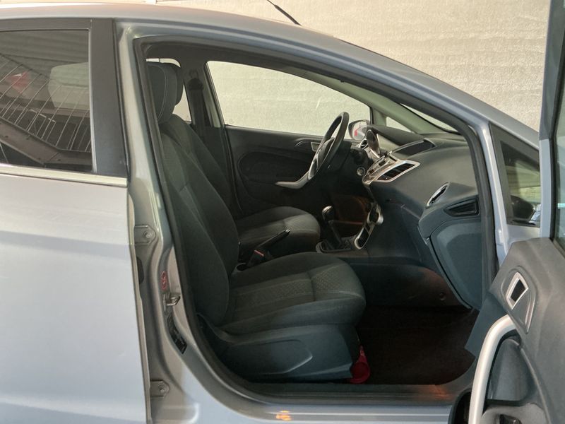Ford Fiesta 1.6 TDCi Titanium 2011 – снимка 3