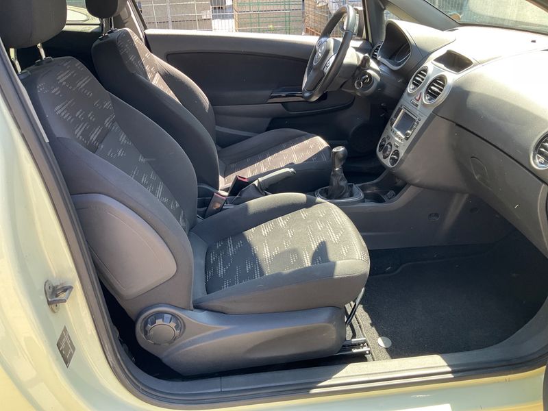 Opel Corsa 1.4 Satellite 2011 – снимка 3