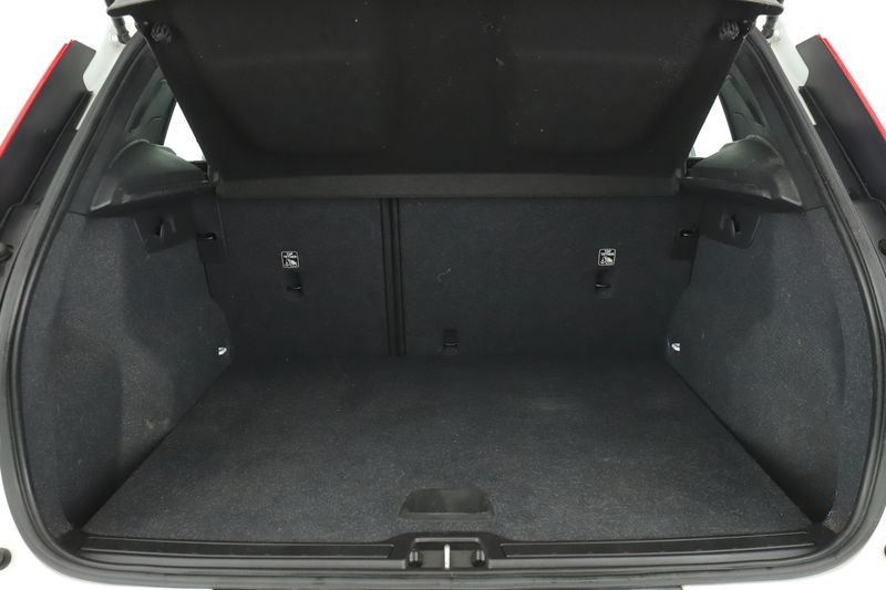 Volvo XC40 2.0 D3 2WD 2019 – снимка 15