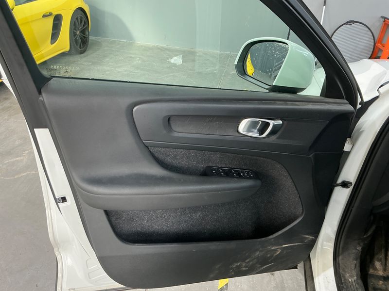 Volvo XC40 2.0 D3 2WD 2019 – снимка 25